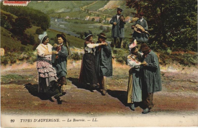 Carte postale ancienne Types d'Auvergne - La Bourree