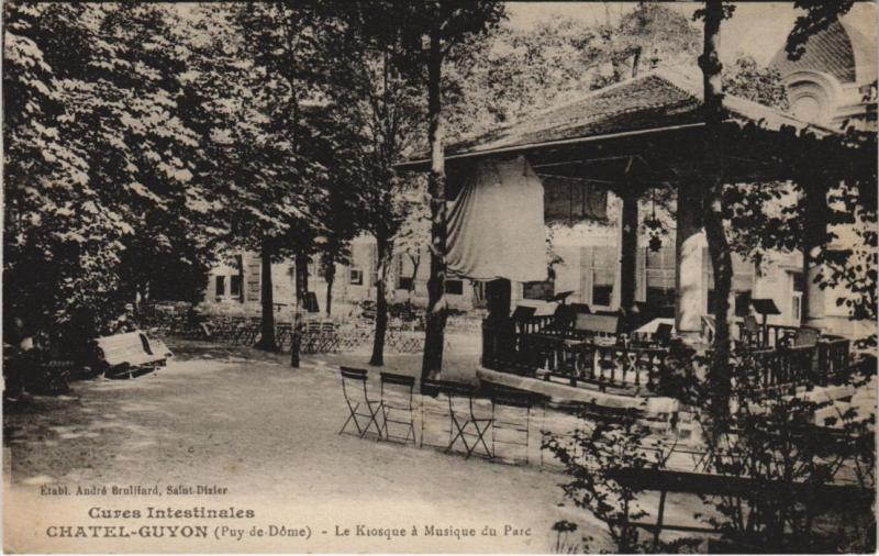 Carte postale ancienne Chatel-Guyon Kiosque a Musique du Parc
