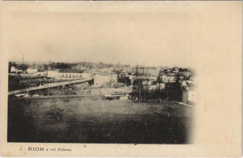 Carte postale ancienne Riom a Vol d'Oiseau
