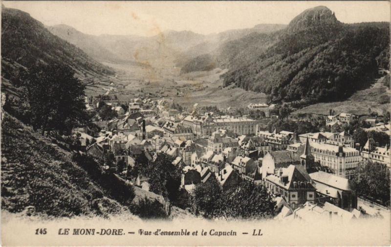 Carte postale ancienne Mont Dore vue d'ensemble et le Capucin à Mont-Dore