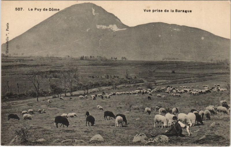 Carte postale ancienne Le Puy de Dome - Vue prise de la Baraque