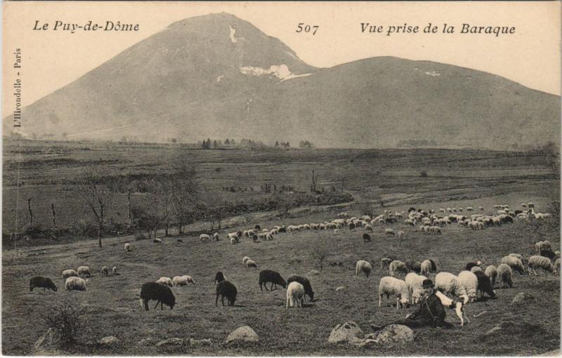 Carte postale ancienne Le Puy de Dome - Vue prise de la Baraque