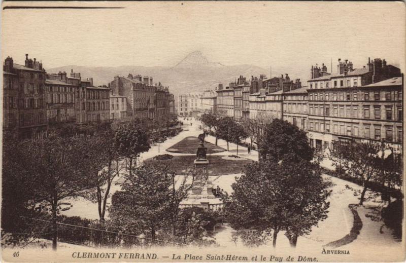 Carte postale ancienne Clermont Ferrand Place Saint Herem à Clermont-Ferrand