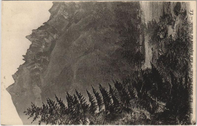 Carte postale ancienne Mont Dore Les Aiguilles du Diable à Mont-Dore