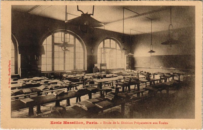 Carte postale ancienne Paris 4e - Ecole Massillon à Paris 4e
