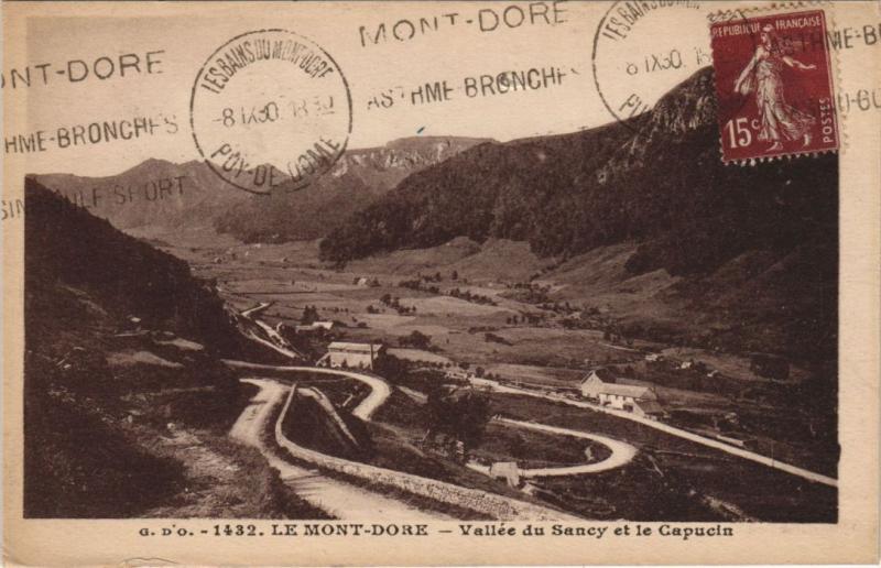Carte postale ancienne Mont Dore vallee du Sancy et le Capucin à Mont-Dore