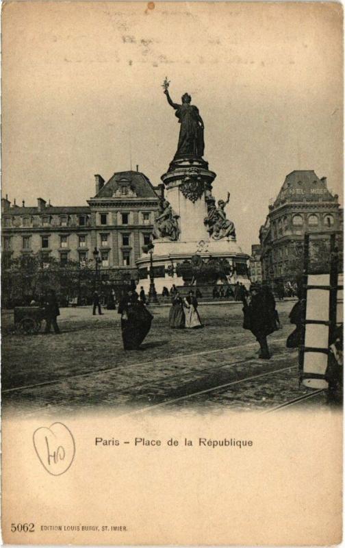 Carte postale ancienne Paris 11e - Place de la République à Paris 11e
