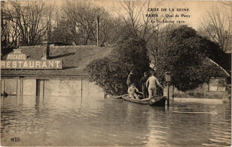 Carte postale ancienne Crue de la Seine - Quai de Passy - Le 30 Janvier 1910 à Paris 16e