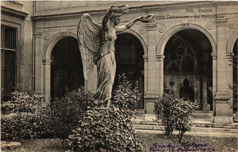 Carte postale ancienne Paris 3e Paris-Musée Carnavalet-La Renommée à Paris 3e
