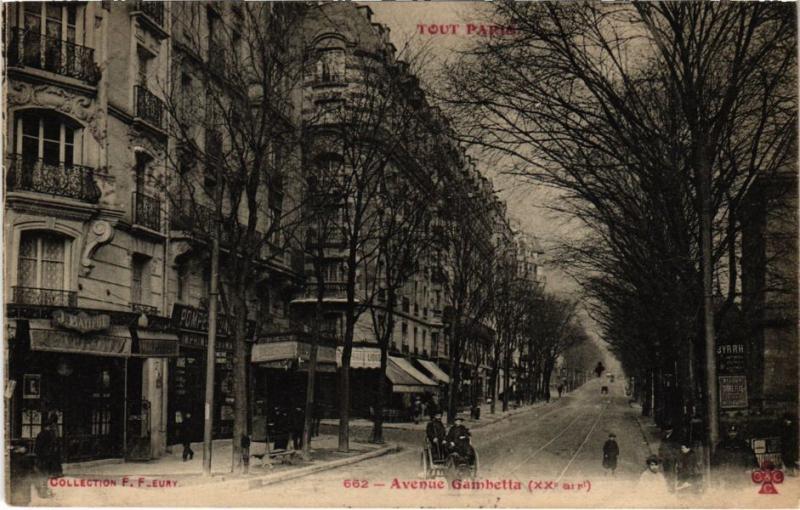 Carte postale ancienne Avenue Gambetta à Paris 20e