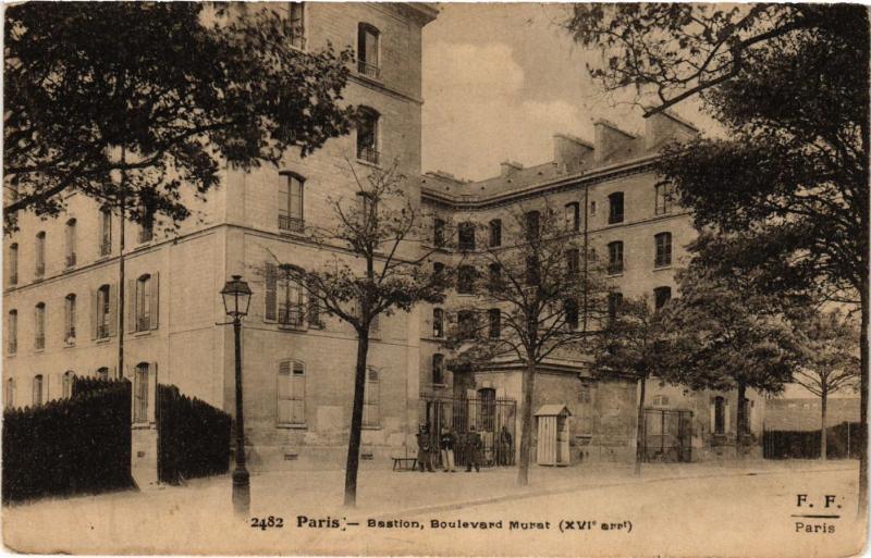 Carte postale ancienne Bastion, boulevard Murat à Paris 16e