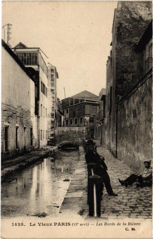 Carte postale ancienne Les Bords de la Bièvre à Paris 13e