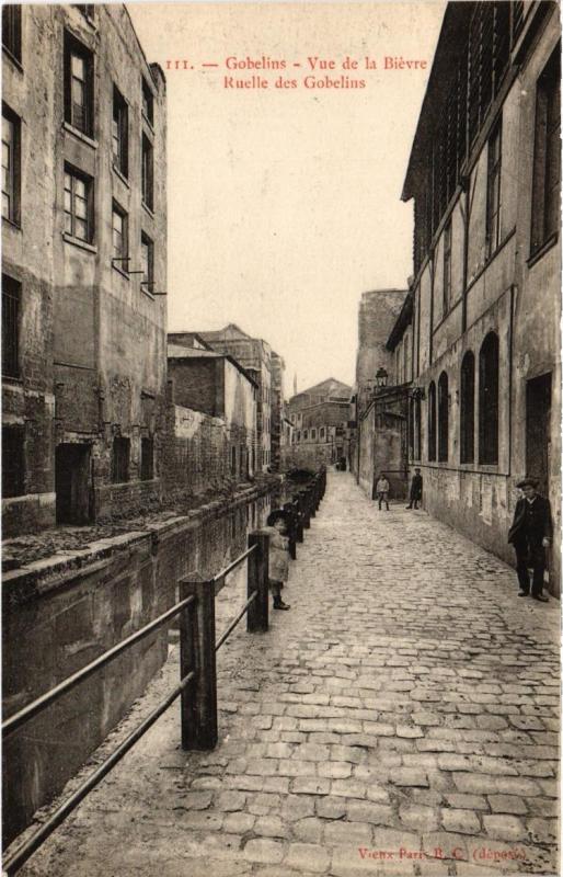 Carte postale ancienne Paris 13e (Dep.75) Gobelins Vue de la Biévre Ruelle des Gobelins à Paris 13e