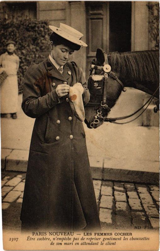 Carte postale ancienne Paris - Paris nouveau - Les Femmes Cocher à Paris