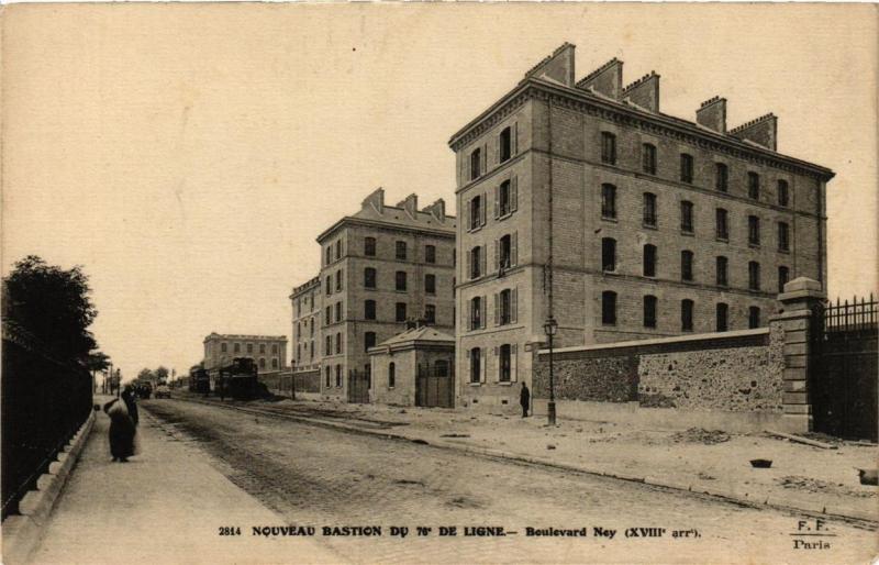 Carte postale ancienne Nouveau Bastion du 76e de Ligne - Boulevard Ney à Paris 18e
