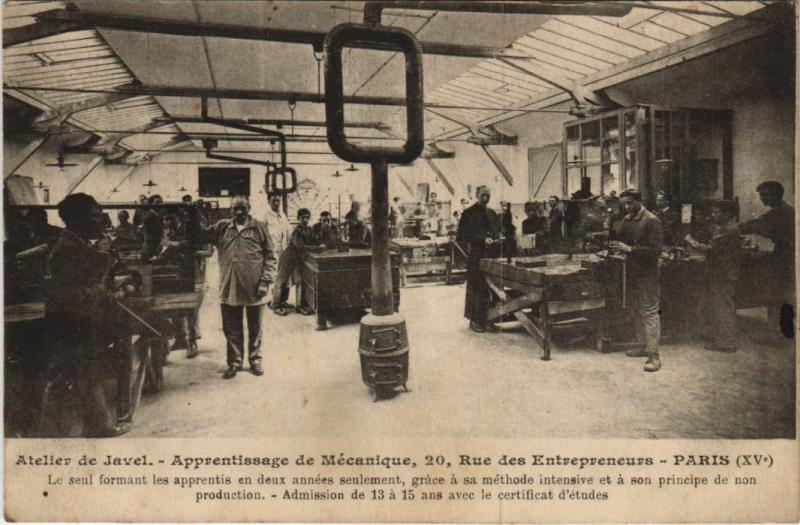 Carte postale ancienne Atelier de Javel - Apprentissage de Mécanique - Rue des Entrepreneurs à Paris 15e