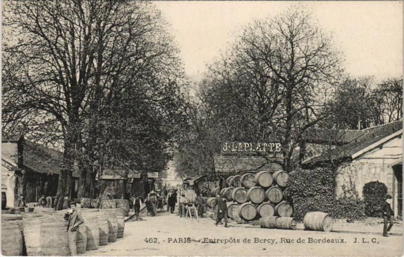 Carte postale ancienne Paris 12e Entrepots de Bercy Rue de Bordeaux à Paris 12e
