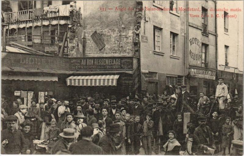Carte postale ancienne Paris 5e Angle rue Saint-Médard et Montferrand un dimanche matin à Paris 5e