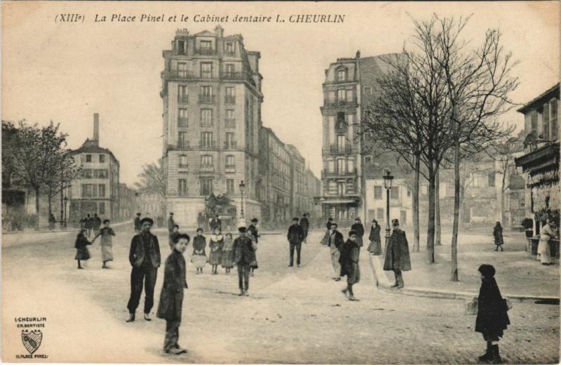 Carte postale ancienne La Place Pinel et le Cabinet dentaire L. Cheurlin à Paris 13e