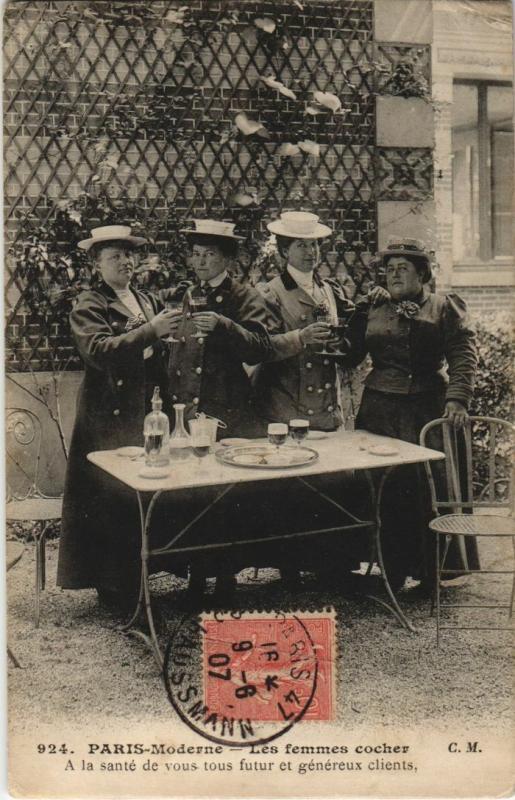 Carte postale ancienne Moderne Paris Femmes Cocher