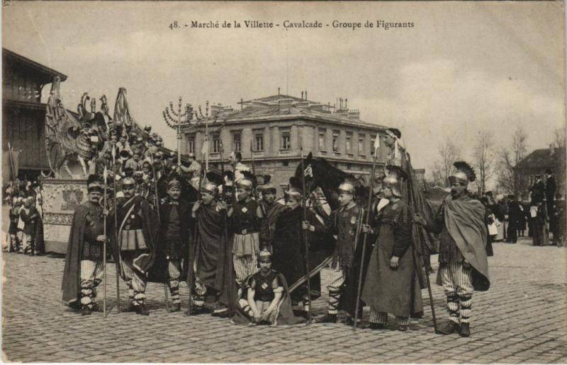 Carte postale ancienne Marché de la Villette Paris 19e Cavalcade Groupe de Figurants à Paris 19e
