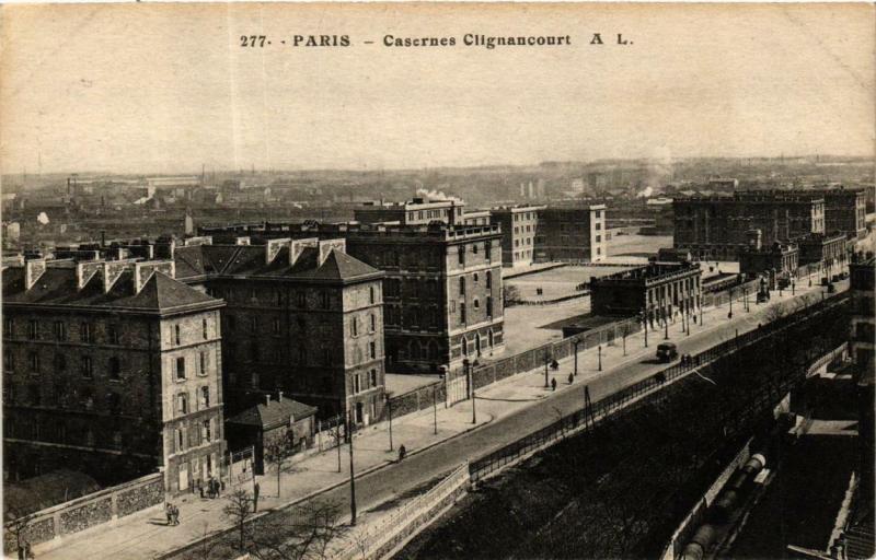 Carte postale ancienne Casernes Clignancourt à Paris 18e