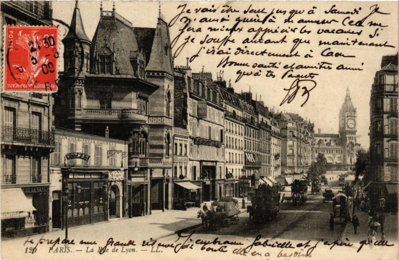 Carte postale ancienne La Rue de Lyon à Paris 12e