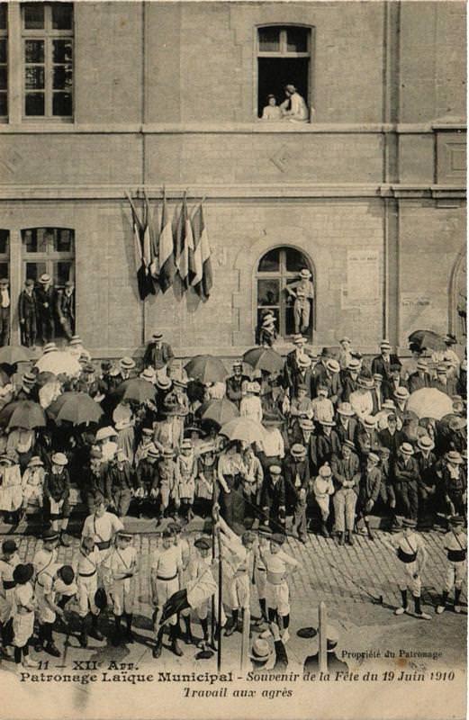 Carte postale ancienne Paris 12e Patronage Laique municipal Fete du 19 Juin 1910 à Paris 12e