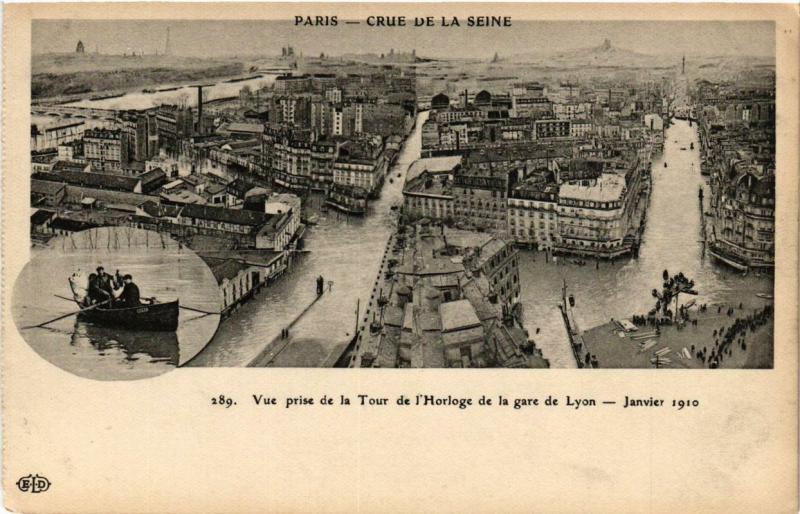 Carte postale ancienne Crue de la Seine - Vue prise de la Tour de l'Horloge de la gare de Lyon - le 29 Janvier 1910 à Paris 12e