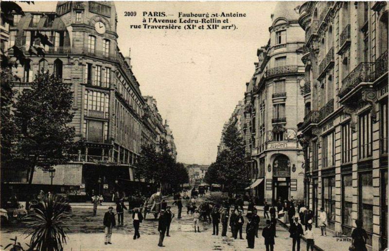 Carte postale ancienne Paris 12e Faubourg Saint-Antoine a l'Avenue Ledru-Rollin F.Fleury à Paris 12e