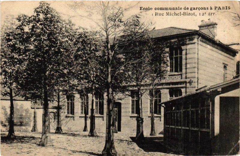 Carte postale ancienne Paris 12e Ecole Communale de Garcons Rue Michel-Bizot à Paris 12e