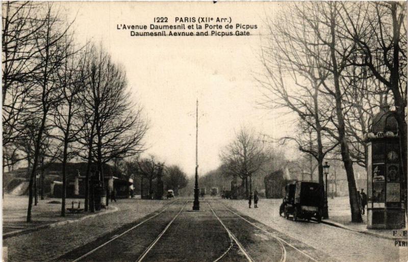 Carte postale ancienne Paris 12e Avenue Daumesnil et la Porte d ePicpus F. Fleury à Paris 12e