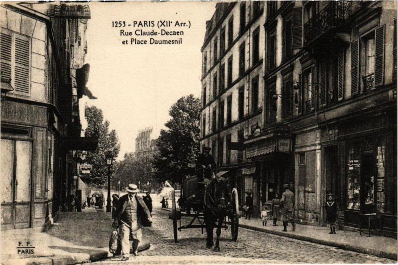 Carte postale ancienne Paris 12e Rue Claude-Decaen et Place Damesnil F. Fleury à Paris 12e