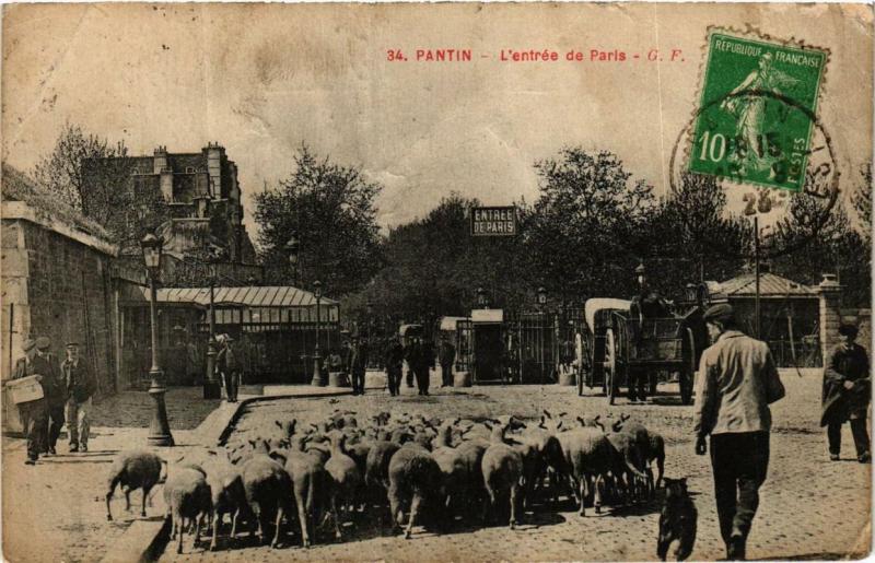 Carte postale ancienne L'entrée de Paris à Pantin