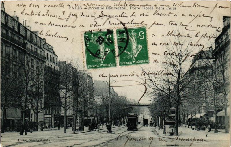 Carte postale ancienne Paris 12e Avenue Daumesnil Porte Dorée vers Paris à Paris 12e