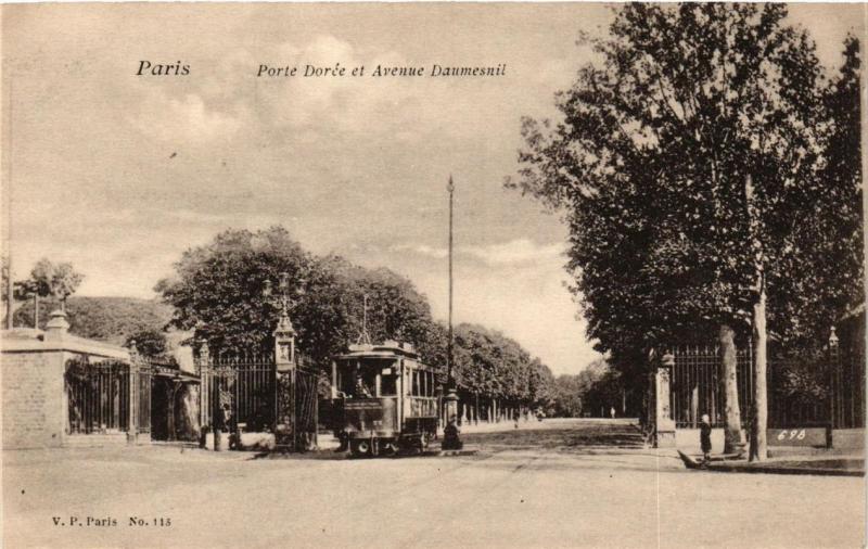 Carte postale ancienne Porte Dorée et Avenue Daumesnil à Paris 12e