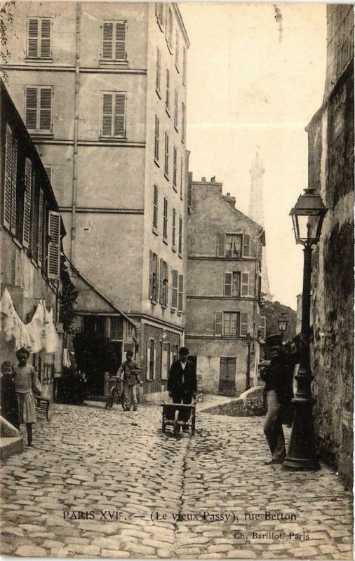 Carte postale ancienne Le vieux Passy - rue Berton à Paris 16e