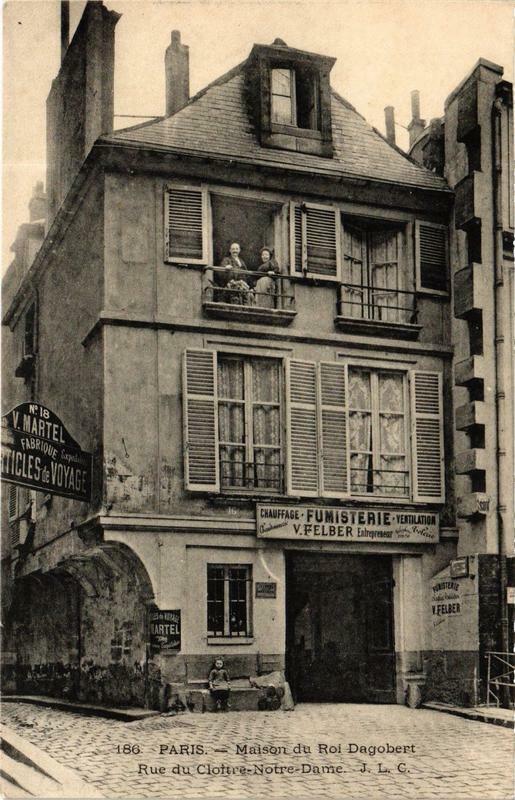 Carte postale ancienne Paris 4e Maison du Roi Dagobert. Rue du Cloitre-Notre-Dame. à Paris 4e