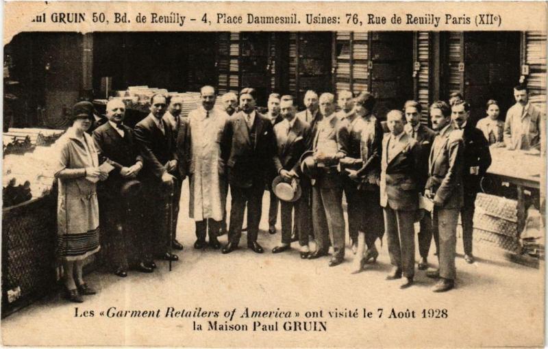 Carte postale ancienne Paris 12e 50, Bd de Reuilly. Les Garment Retailers of America à Paris 12e