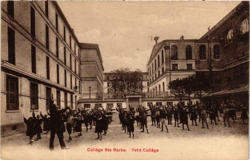 Carte postale ancienne Paris 5e College Sainte-Barbe. Petit College à Paris 5e
