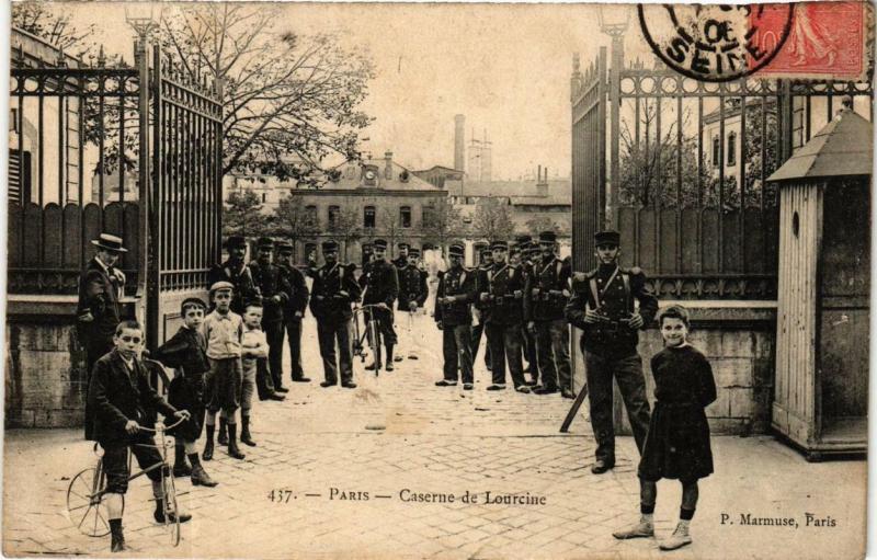 Carte postale ancienne Caserne de Lourcine à Paris 13e