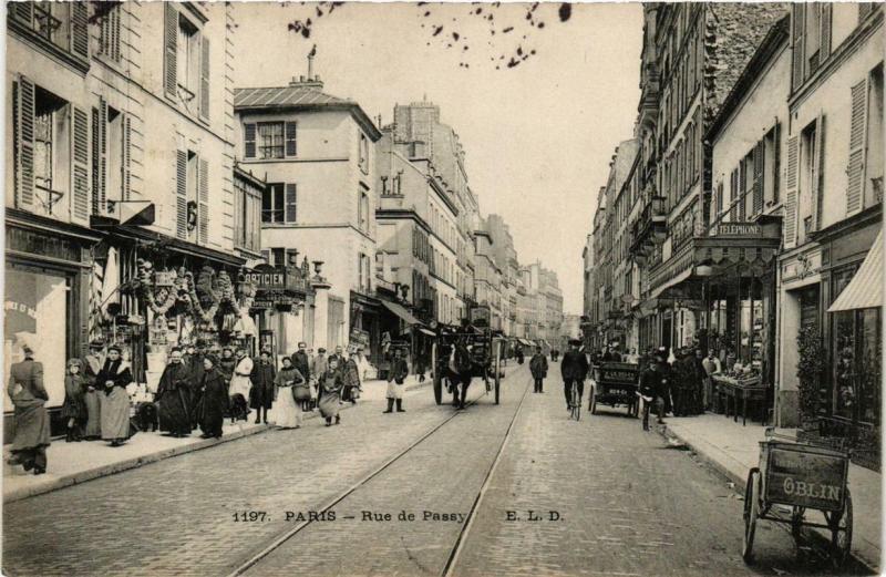 Carte postale ancienne Rue de Passy à Paris 16e
