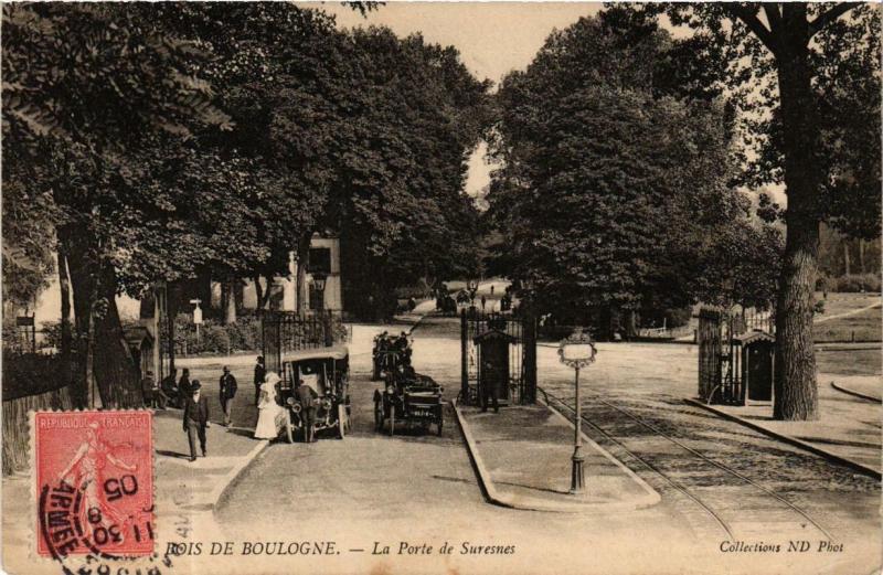 Carte postale ancienne Bois de Boulogne - Porte de Suresnes à Paris 16e