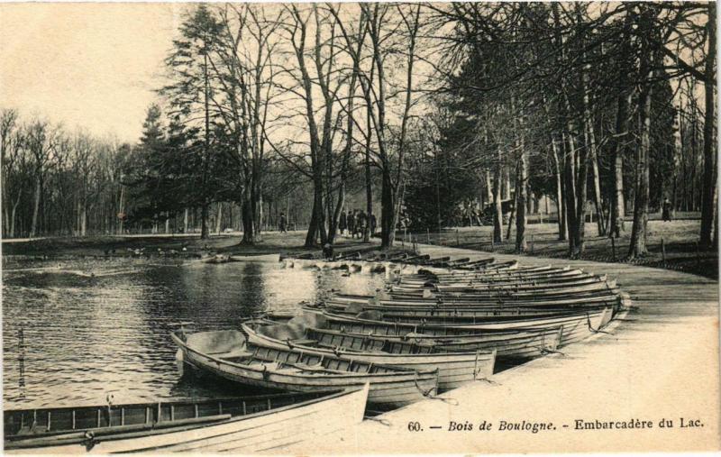 Carte postale ancienne Bois de Boulogne - Embarcadère du Lac à Paris 16e