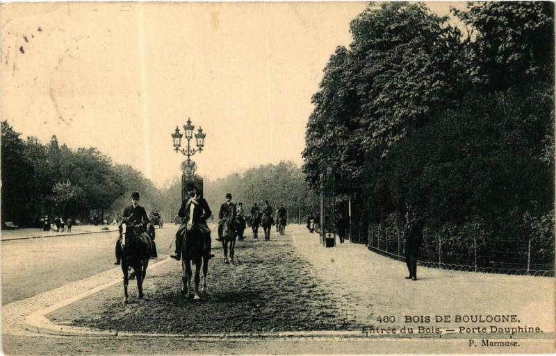Carte postale ancienne Bois de Boulogne - Entrée du Bois - Porte Dauphine à Paris 16e