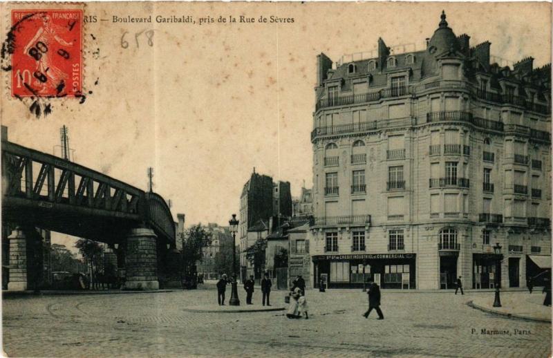 Carte postale ancienne Boulevard Garibaldi, pris de la Rue de Sèvres à Paris 15e