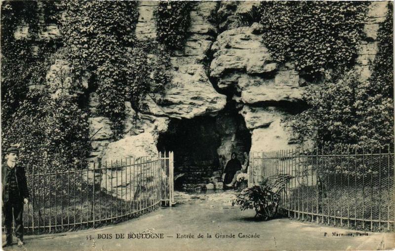 Carte postale ancienne Bois de Boulogne - Entrée de la Grande Cascade à Paris 16e