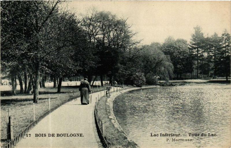 Carte postale ancienne Bois de Boulogne - Lac Inférieur - Tour du Lac à Paris 16e