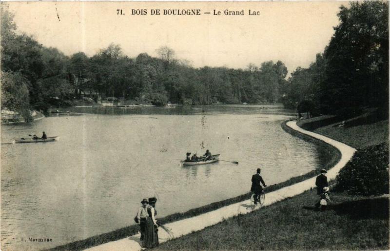 Carte postale ancienne Bois de Boulogne - Le Grand Lac à Paris 16e