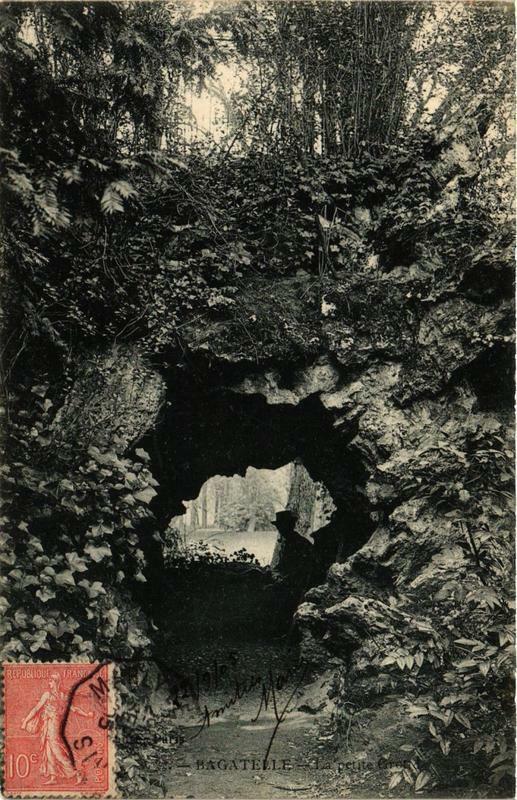Carte postale ancienne Bagatelle - La petite Grotte à Paris 16e